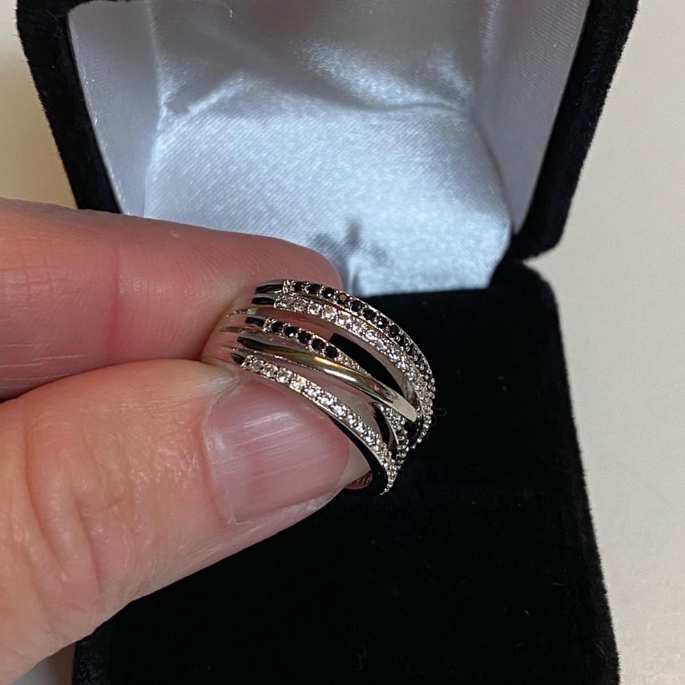 Sterling Silver Black & White CZ Highway Ring - Picture 9 of 10